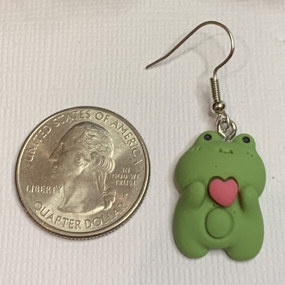 Frog Earring, Amphibian Earring, Love Earring, Heart Earring, Valentine's Day - Picture 5 of 7